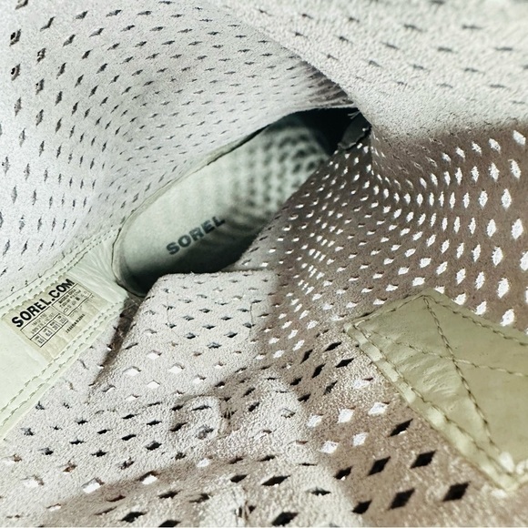 Sorel Major Pull On Perforated Laser Cut Leather Boots Beige &‎ Gray Women’s 8.5 - Picture 9 of 11